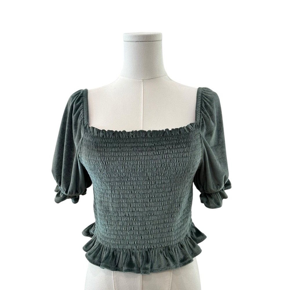 Women's Large Cropped Smocked Bodice Puff Sleeve Ruffle Hem Cottagecore Soft Top